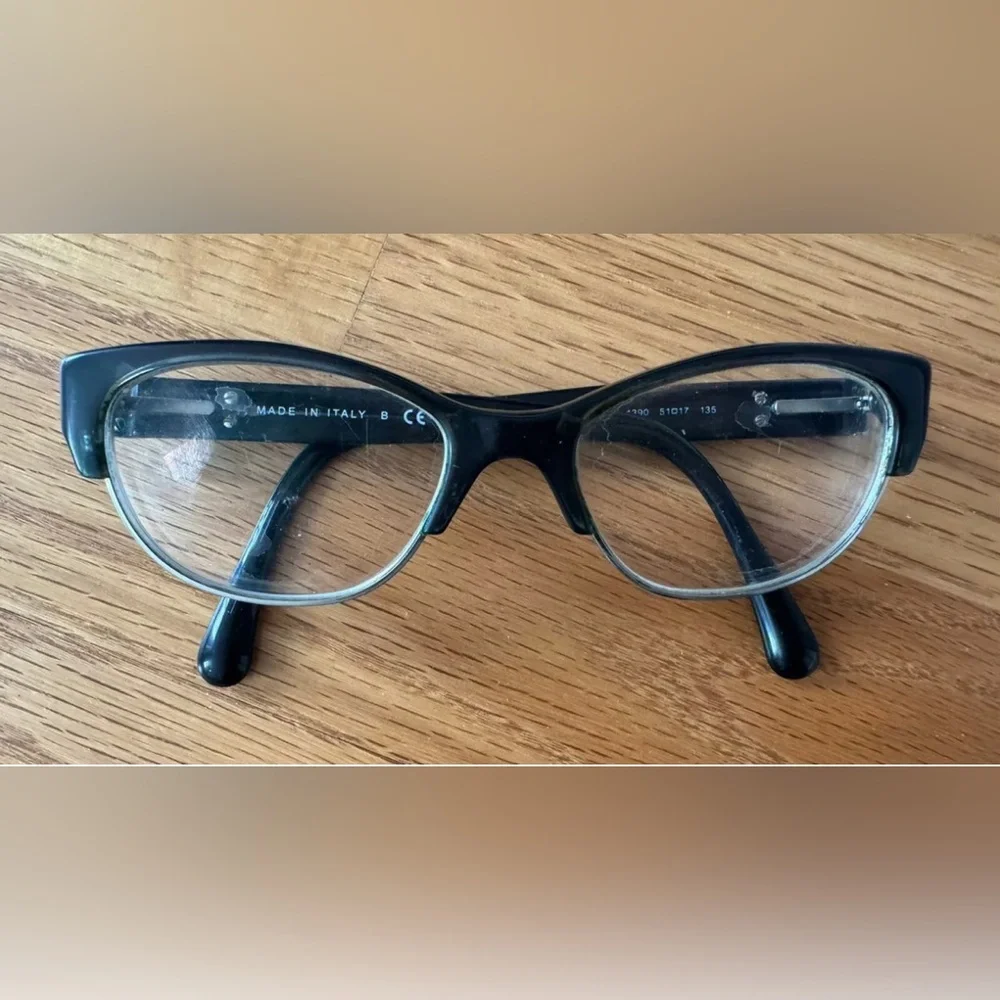 CHANEL Black and Clear Cat-Eye Sunglasses with Case - Picture 2 of 11